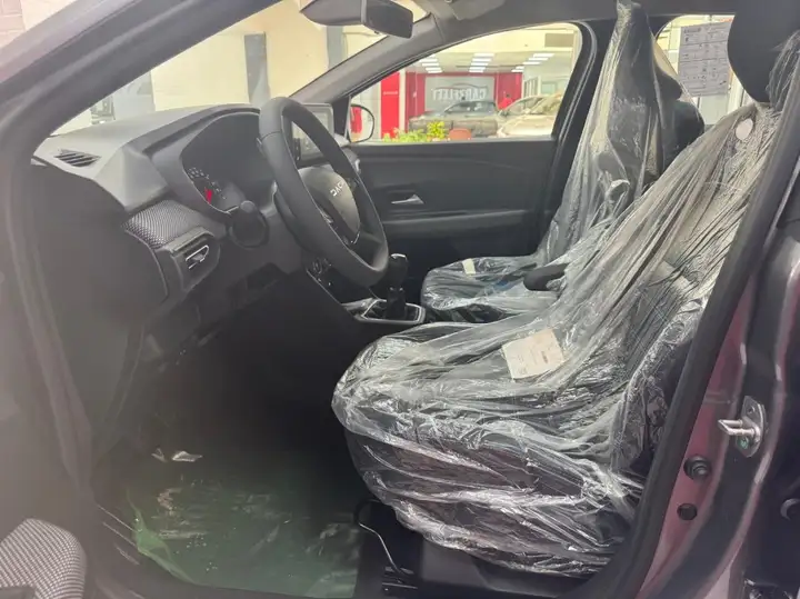 
								DACIA LOGAN ALGERIE TCE 1.0 100CV BVM full									