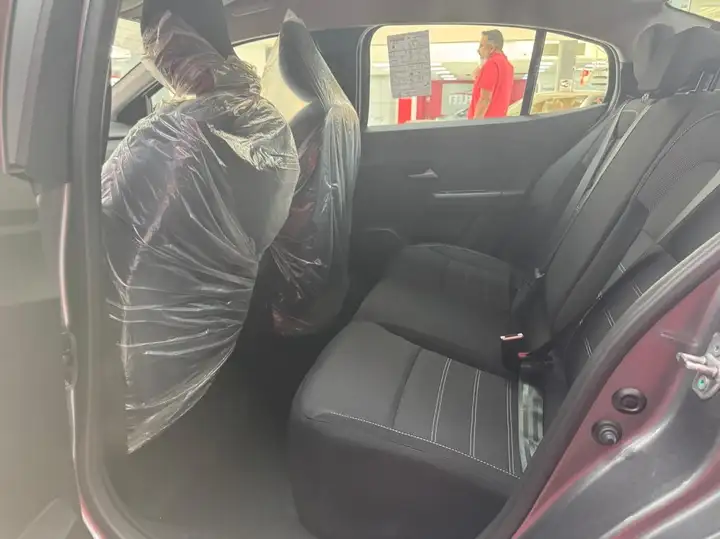 
								DACIA LOGAN ALGERIE TCE 1.0 100CV BVM full									